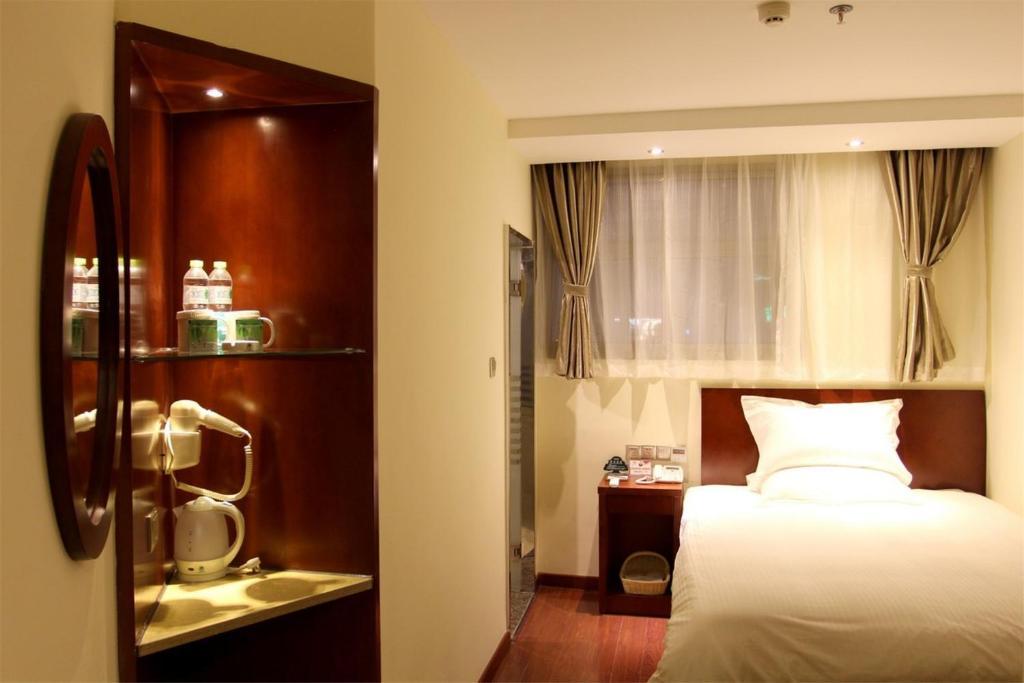Greentree Inn Yiwu International Trade City Hotel Room photo